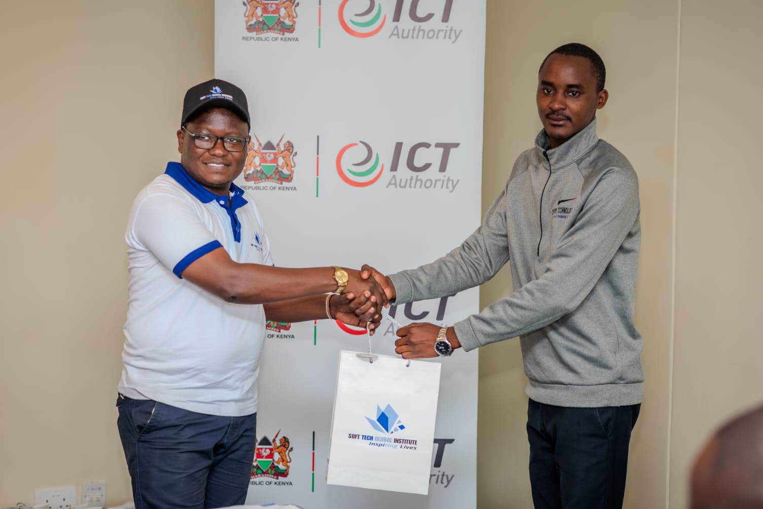 A represetative of the Tribunal receives an appreciation from Soft Tech Global Institute during the Connected Africa Summit 2026 at the Edge Hotel.The presentation recognized the Tribunal's active participation and contribution to discussions on digital transformation,innovation,emerging technologies and the future of Africa's digital economy